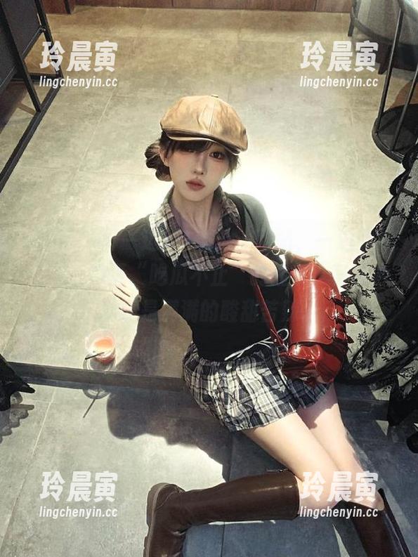166.su 一边刷166.su网站,一边默默为自己写下“吃瓜不止”的注解,其实心里还是满满的酸甜苦辣。