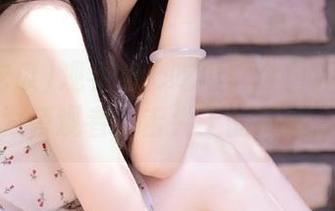 观看17c吃瓜：今日我只想成为旁观者，舌尖上的刺激。