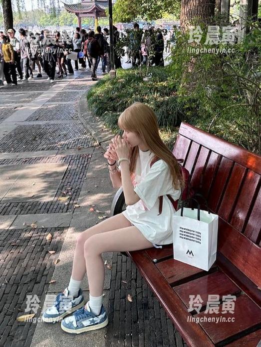 51吃瓜网 追随你的足迹:51吃瓜网首页的永久地址,给我发信号了!