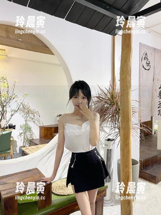 91吃瓜群众 我观看的其实是“91吃瓜群众”,这场戏已经上演太久,快给我个低调点的衬托吧。