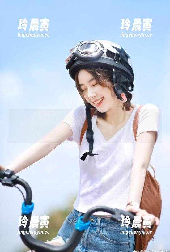 998.su 观看998.su,仿佛置身于一场无形的联谊,八卦气氛随处弥漫。