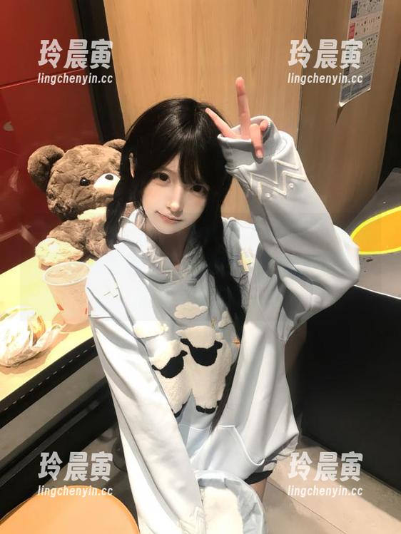 一进“static zztt87”传送门，仿佛走进了另一种世界，随便瞄几眼搞不好就中毒。