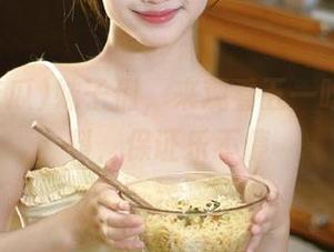 妹子们，来观看五一吃瓜的黑料，保证乐不停