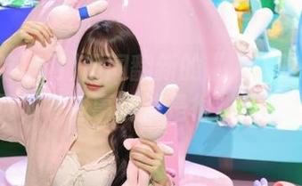 旧闻翻新的“人人吃瓜网”网页，有些事情总是很难整理啊。