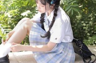 在“免费吃瓜网”尽情观看瓜田趣事，纯粹的心跳加速！