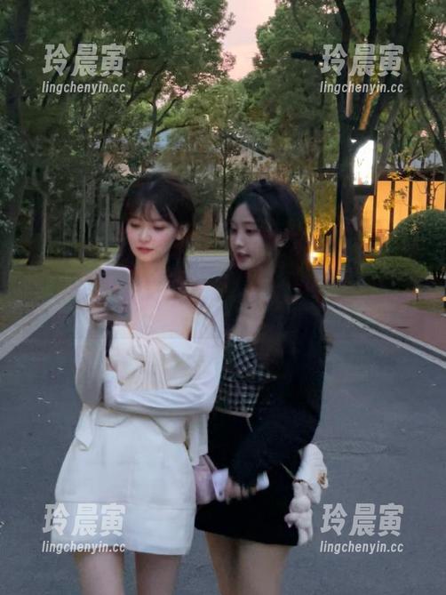 吃瓜911 吃瓜911网页:干脆来个互动——你信哪一朵瓜花?