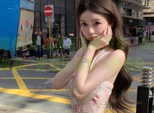 吃瓜福利新鲜发布，瓜田里有故事，背后还藏着一层想象…