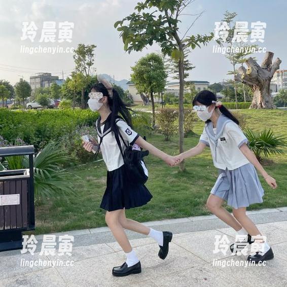 疯狂！吃瓜网官网入口一刷，多了几分暧昧气息