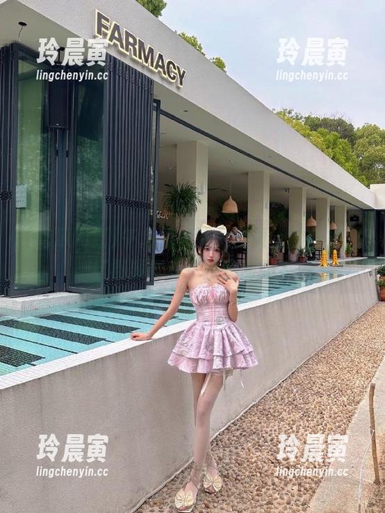吃瓜网红 午后阳光下,网页上的吃瓜网红视频真有一丝丝甜吗?
