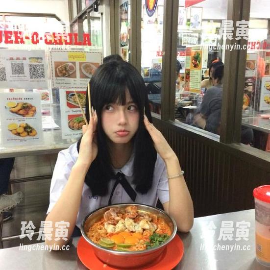 吃瓜黑料 想知道网址里的吃瓜黑料,我的手指忍不住滑进去了…