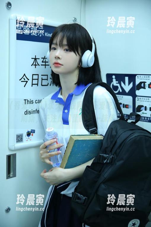 吾爱吃瓜 永久在线网,吾爱吃瓜:不断刷新,关注瓜田里的每一抹绯闻!