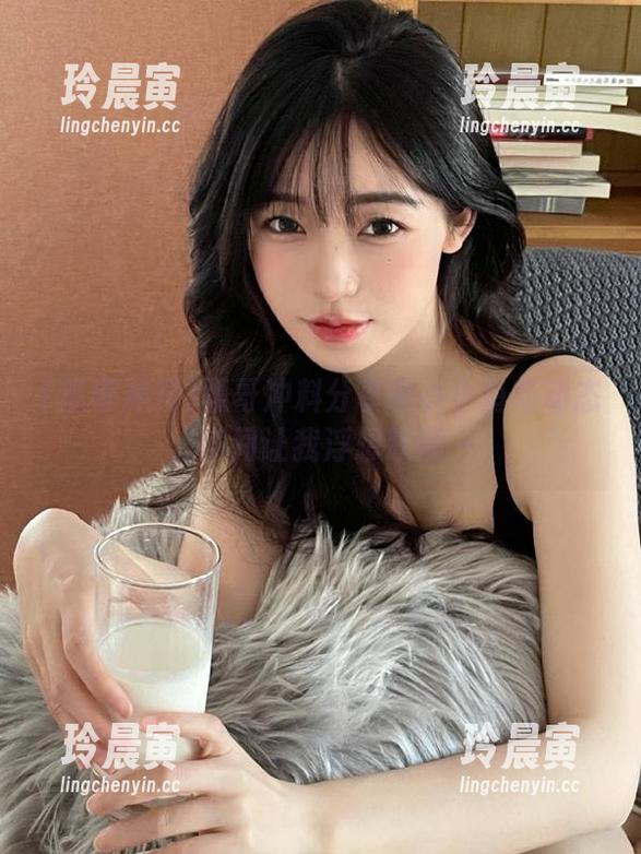 黑哥冲料分享曝小小鱼新动态，瞬间让我浮想联翩…