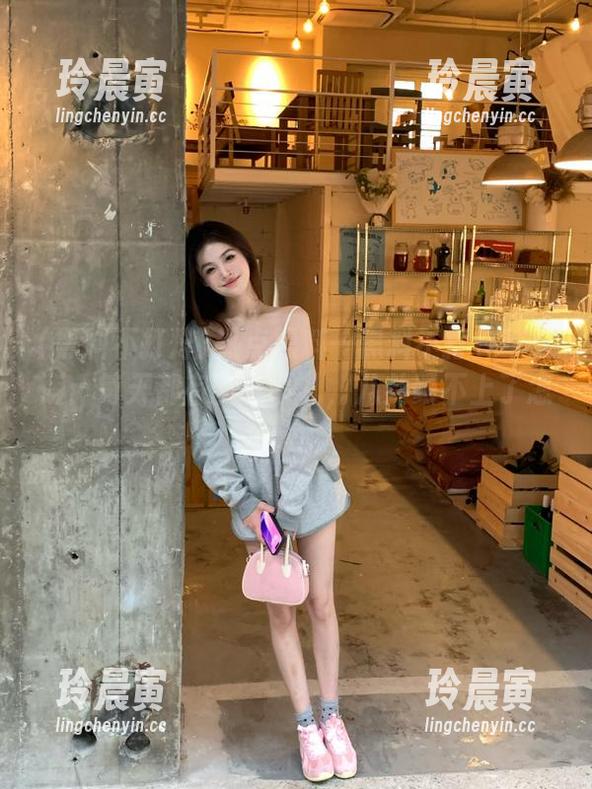 热点黑料—黑料不打烊苹果版：每天都有新奇事儿，八卦跟不上了怎么办？
