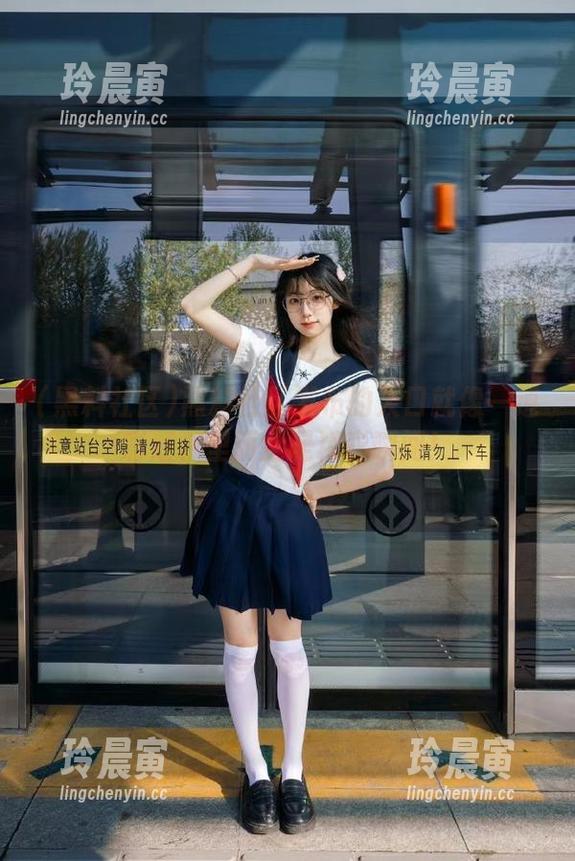 黑料社区发布的入口就像一道彩虹，里面全是精彩瞬间！