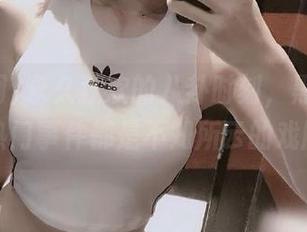 永久狂欢的八卦时刻，黑料网里的热门事件都是不知所云的戏剧。